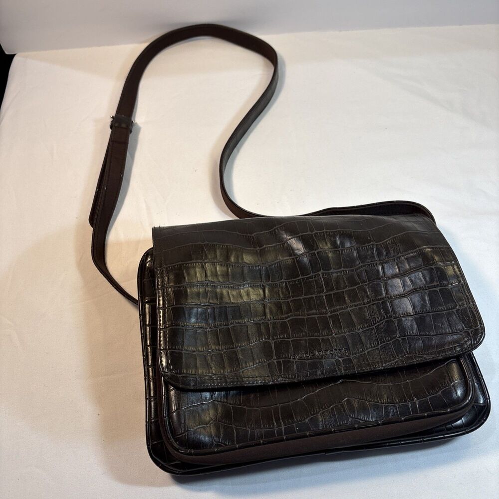 Liz Claiborne Brown Croc Embossed Flap Crossbody Shoulder Bag Organizer Purse